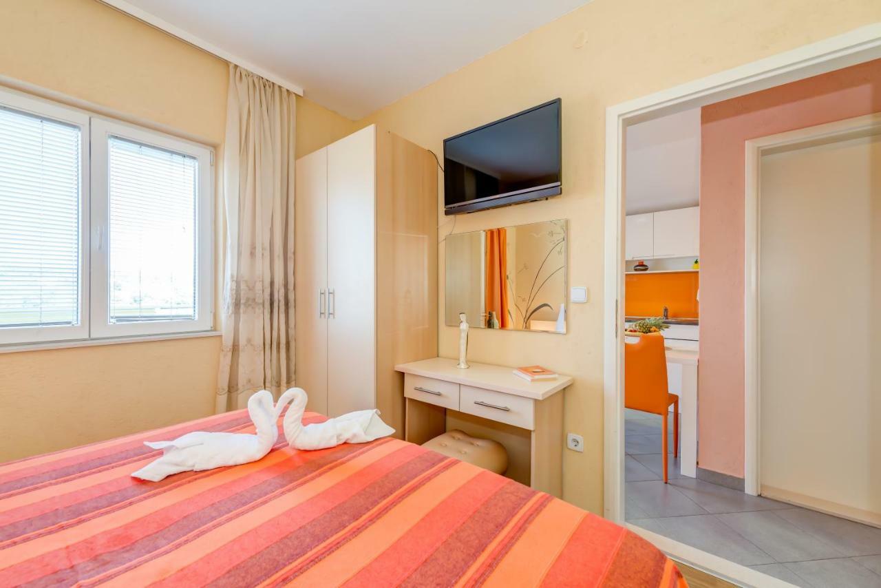 Apartments Petra Trogir Eksteriør bilde