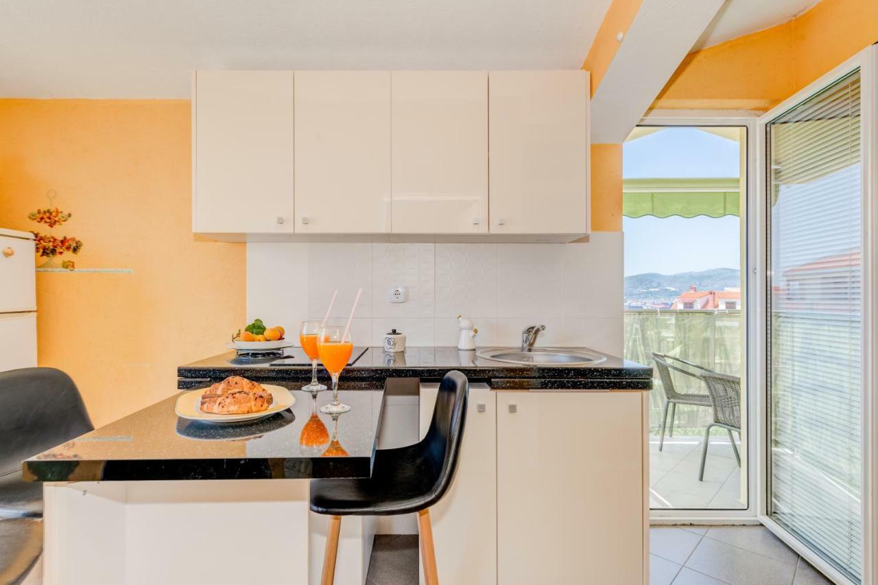 Apartments Petra Trogir Eksteriør bilde