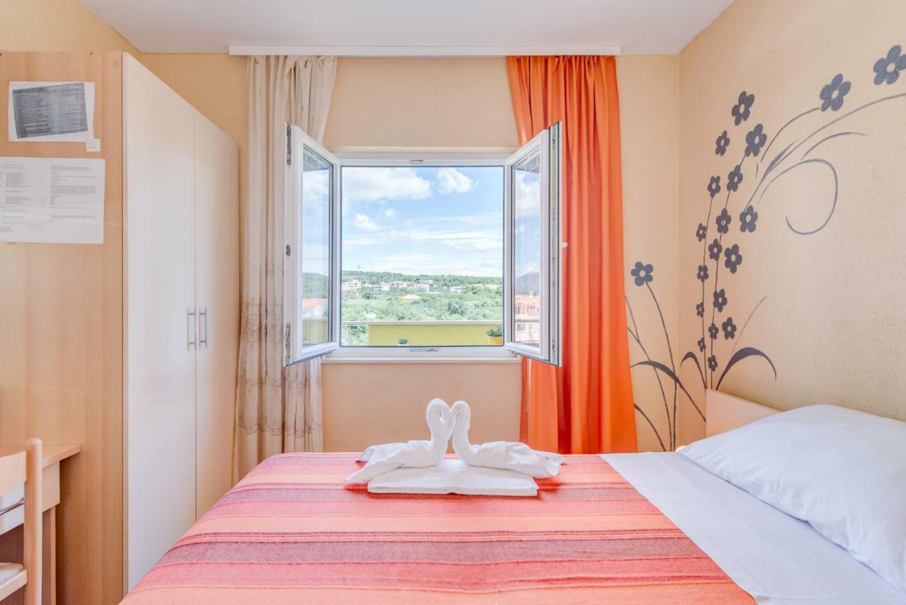Apartments Petra Trogir Eksteriør bilde